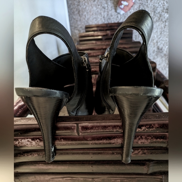 Coach Stillettos |Sandra Calf Heels with side buttons|Size 11 - Picture 9 of 13